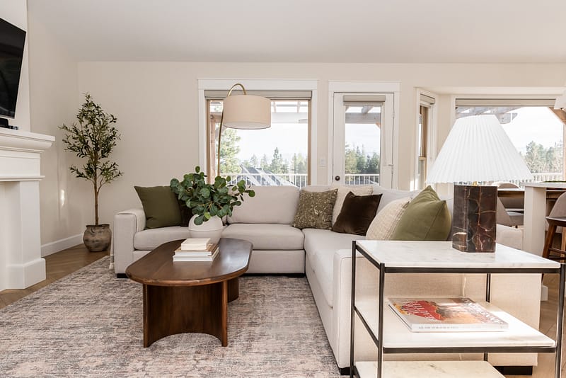 cream sectional pillow styling